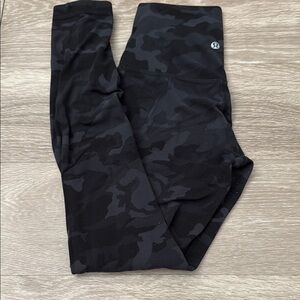 lululemon athletica Black Leggings with Camouflage Pattern